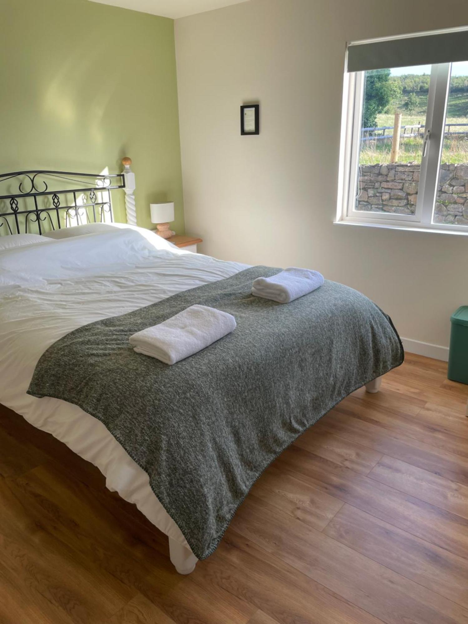 Mccaffertys Apartamento Dromahair Exterior foto
