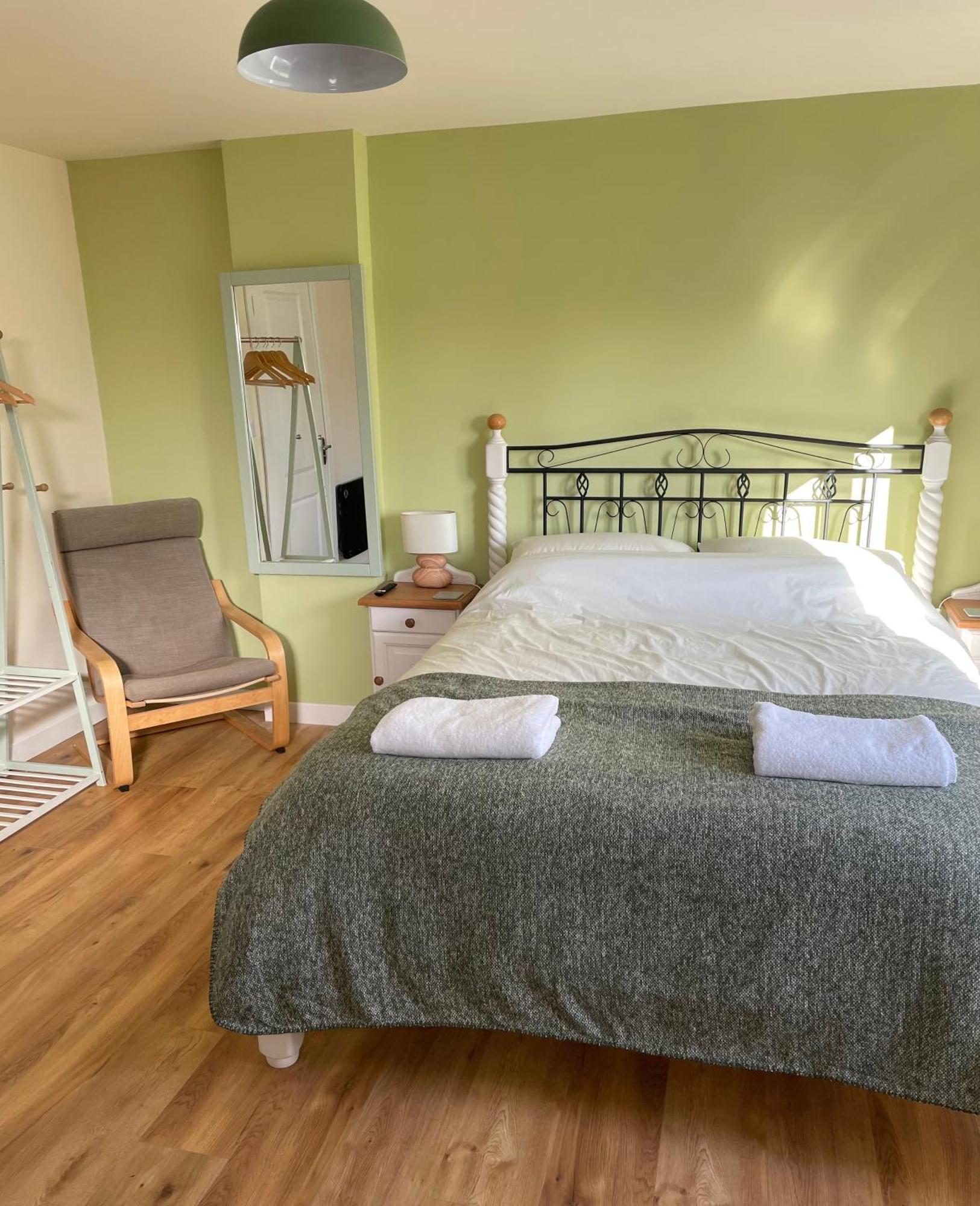 Mccaffertys Apartamento Dromahair Exterior foto